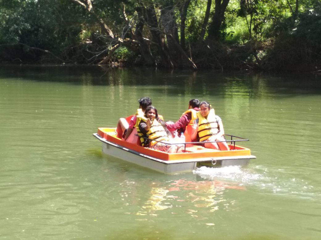 River Near Coorg Jambur Экстерьер фото